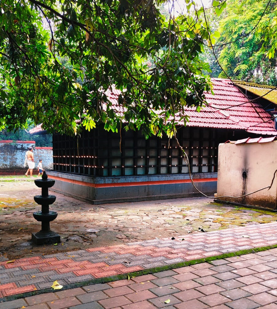 Chandanakkavu Temple, Kurumbathur, Malappuram — the sacred four-temple complex in its grove setting