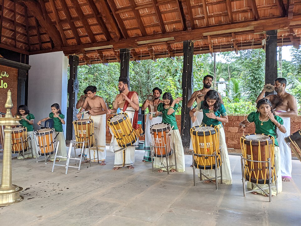 ചെണ്ട പരിശീലനം, മൃദംഗശൈലേശ്വരി ക്ഷേത്രം