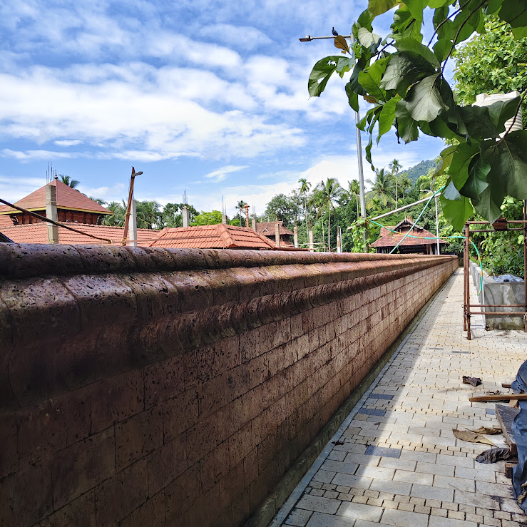 Mridanga Saileswari Temple, Iritty, Kannur — side view of the sacred Kerala temple