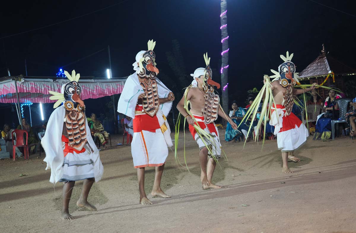 Padayani kolam procession at Pathanamthitta Bhagavati temple