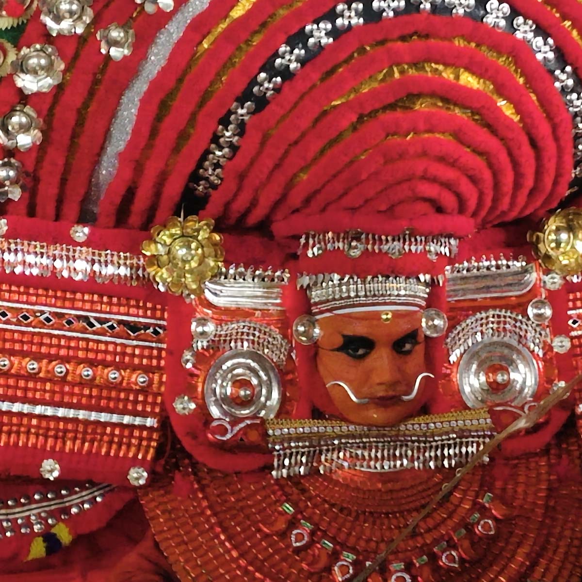 Theyyam — ദൈവം ആടുന്ന ദിവ്യ കോലം, Kerala temple ritual art